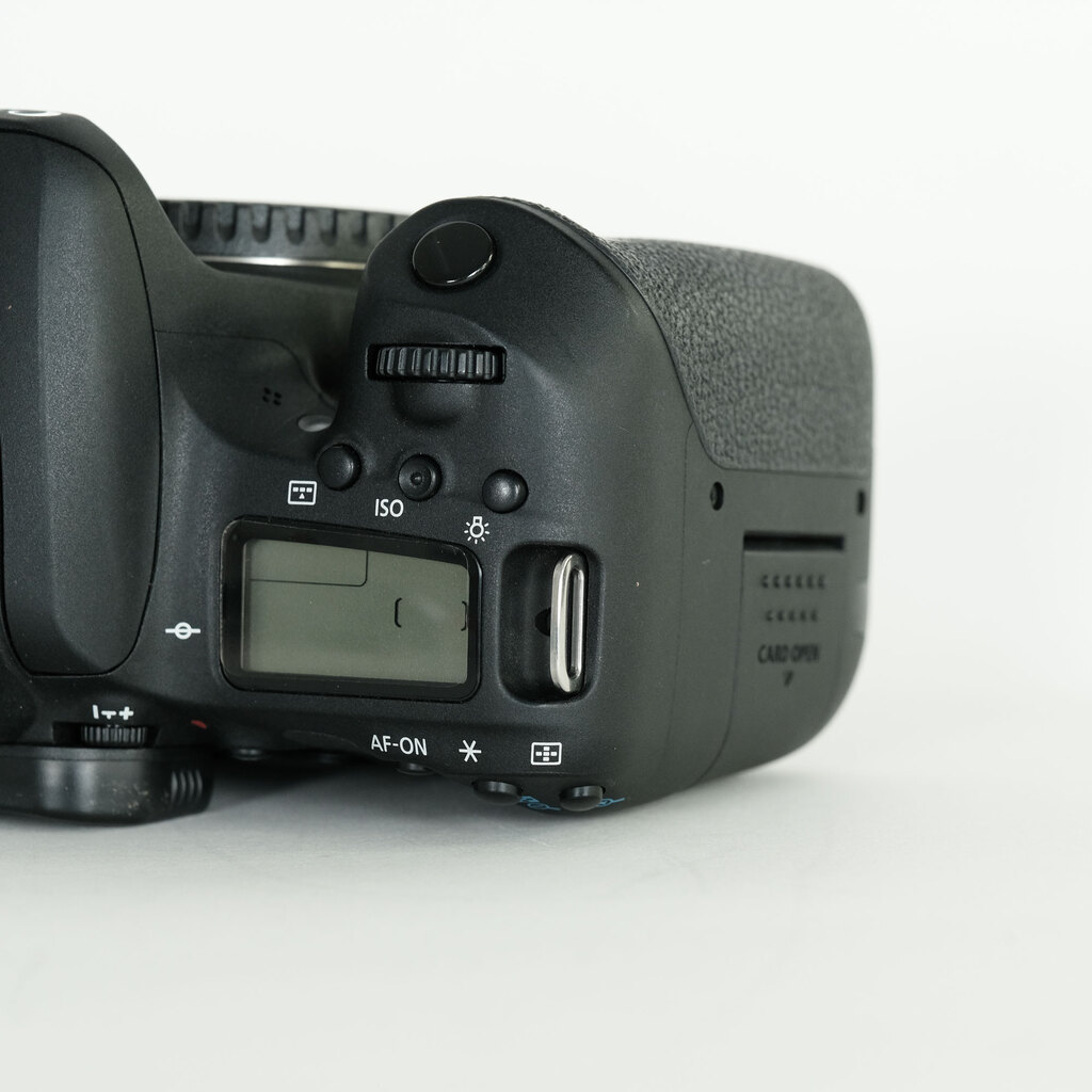 Canon EOS 9000D