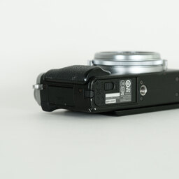 FUJIFILM X70 シルバー