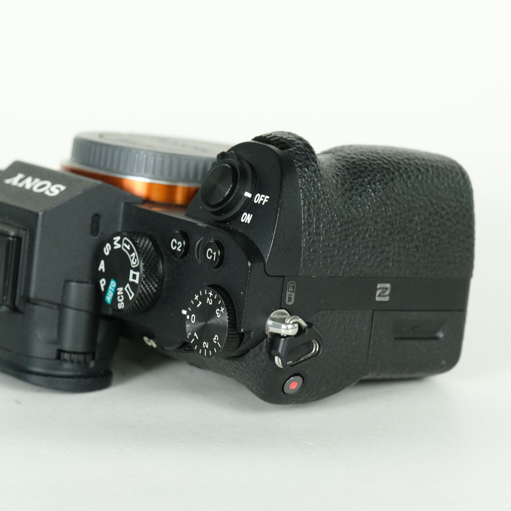 SONY α7 II（ILCE-7M2）の出品 | ONE SCENE（ワンシーン）