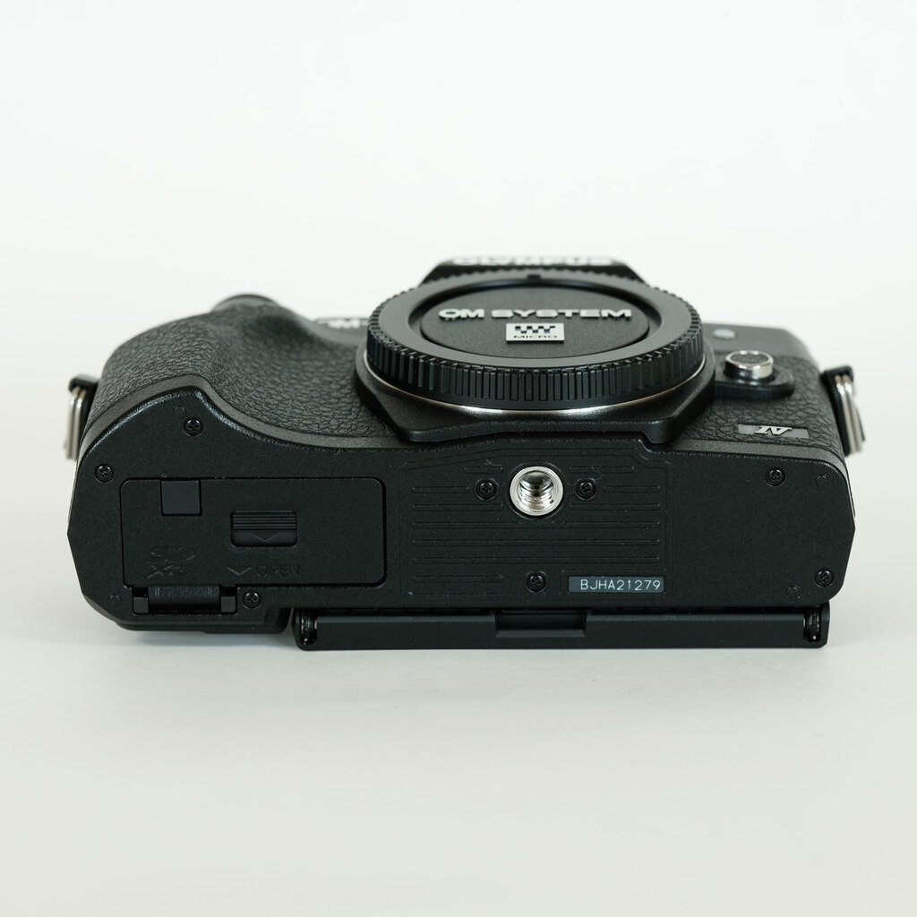 OLYMPUS OM-D E-M10 Mark IV