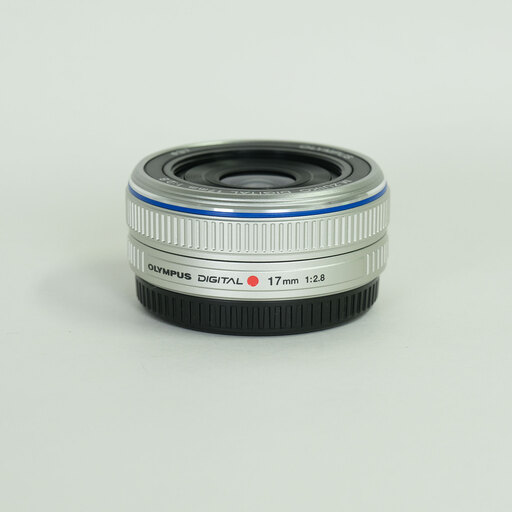 OLYMPUS M.ZUIKO DIGITAL 17mm F2.8 シルバー