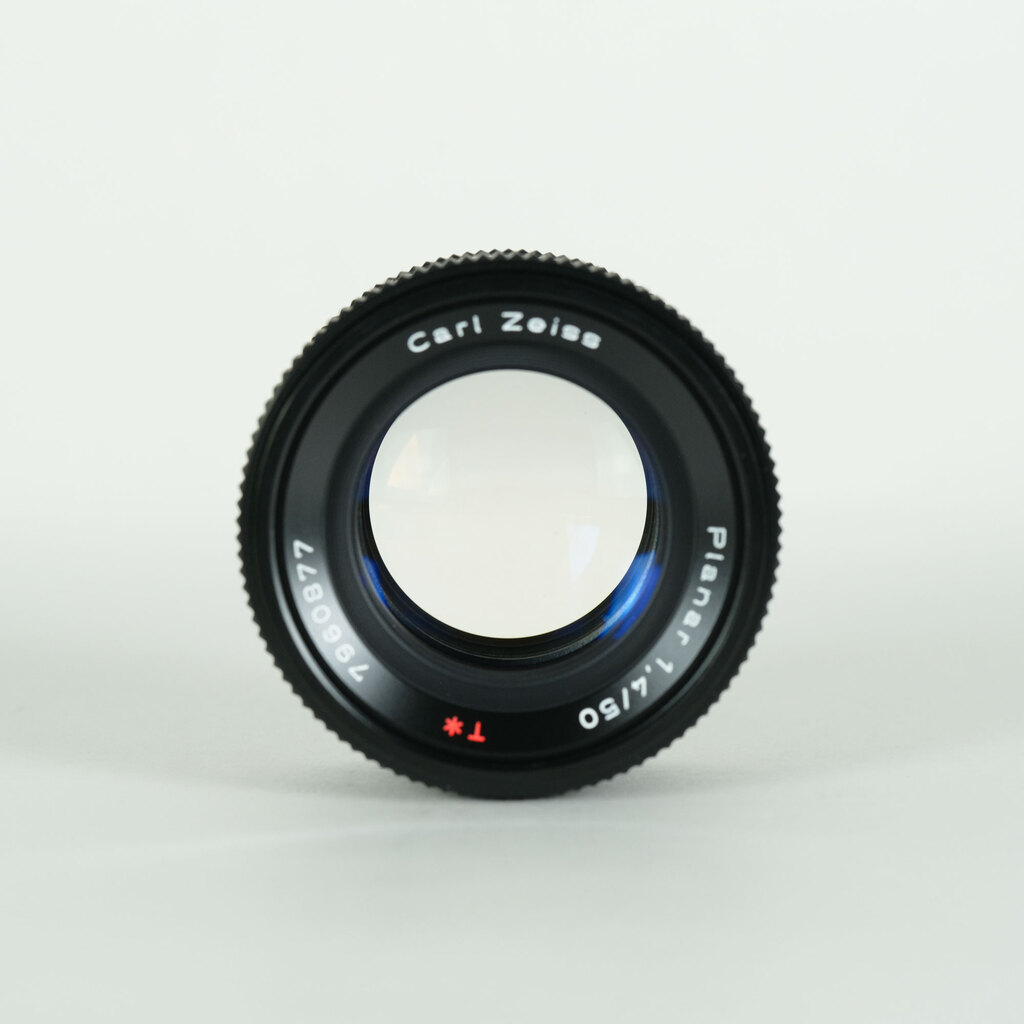 Carl Zeiss Planar T* 50mm F1.4の出品 | ONE SCENE（ワンシーン）