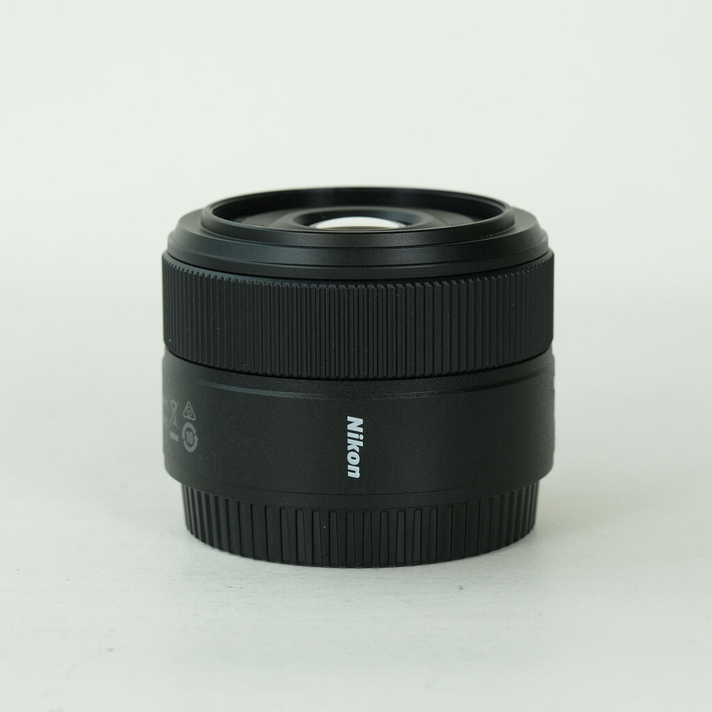 Nikon NIKKOR Z 40mm f/2 Nikon NIKKOR Z 40mm f/2