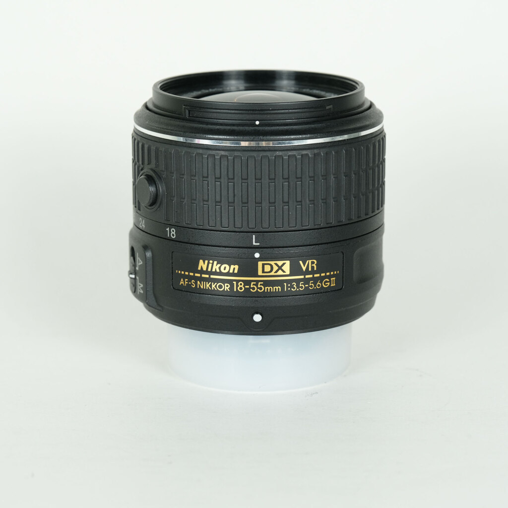 Nikon AF-S DX NIKKOR 18-55mm f3.5-5.6G VR II