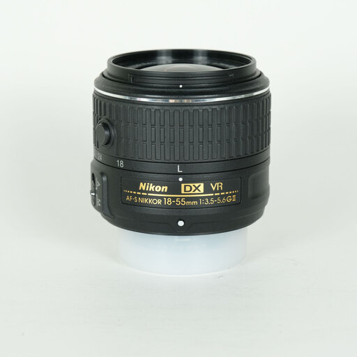 Nikon AF-S DX NIKKOR 18-55mm f3.5-5.6G VR II
