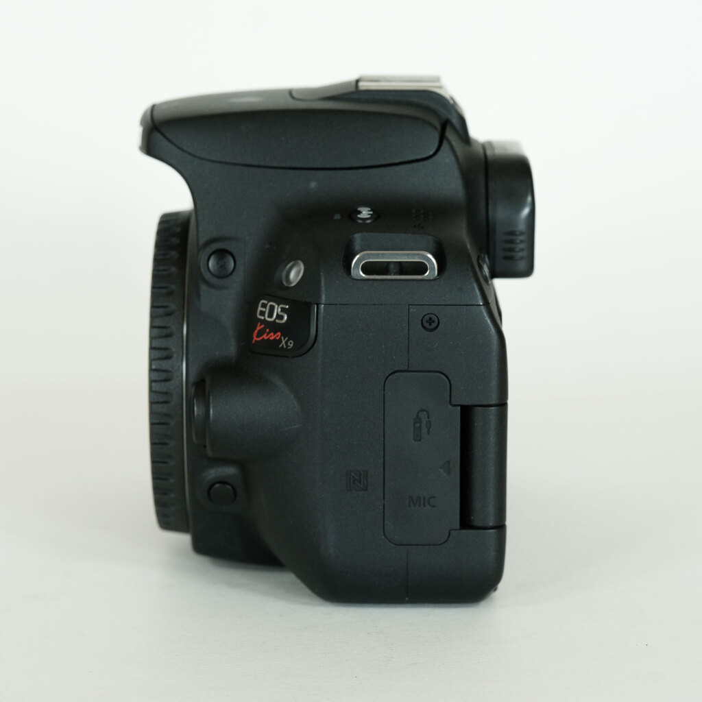 Canon EOS Kiss X9