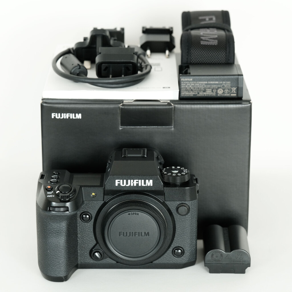 FUJIFILM X-H2