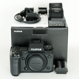 FUJIFILM X-H2