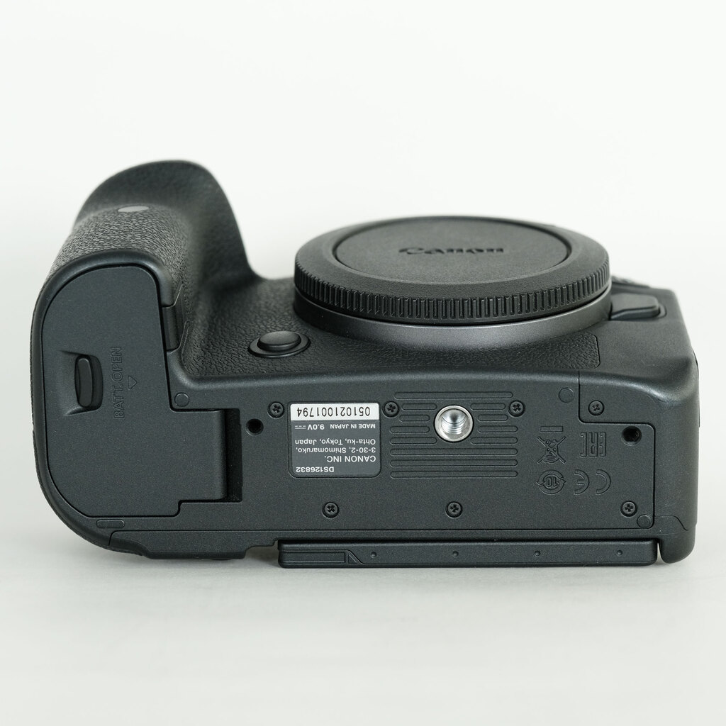 Canon EOS R6 Canon EOS R6