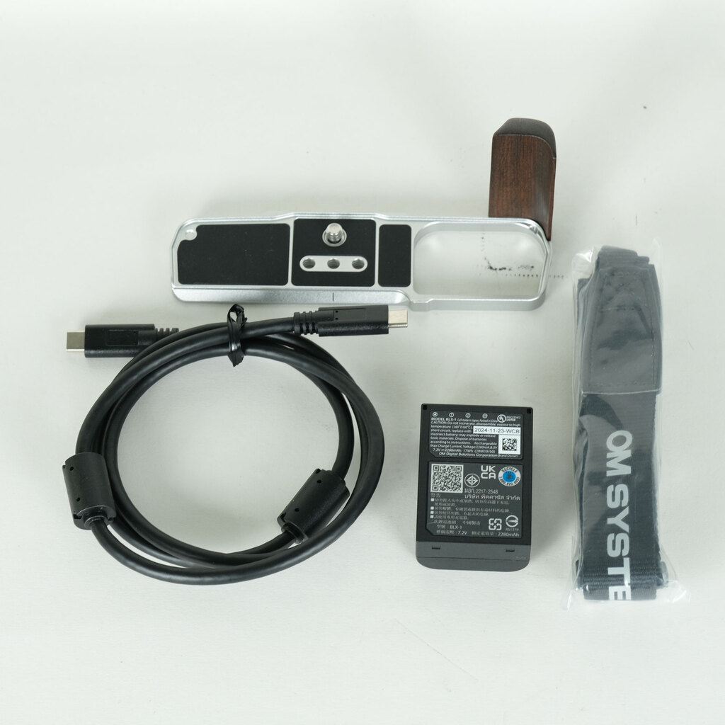 OM SYSTEM OM-3 OM SYSTEM OM-3