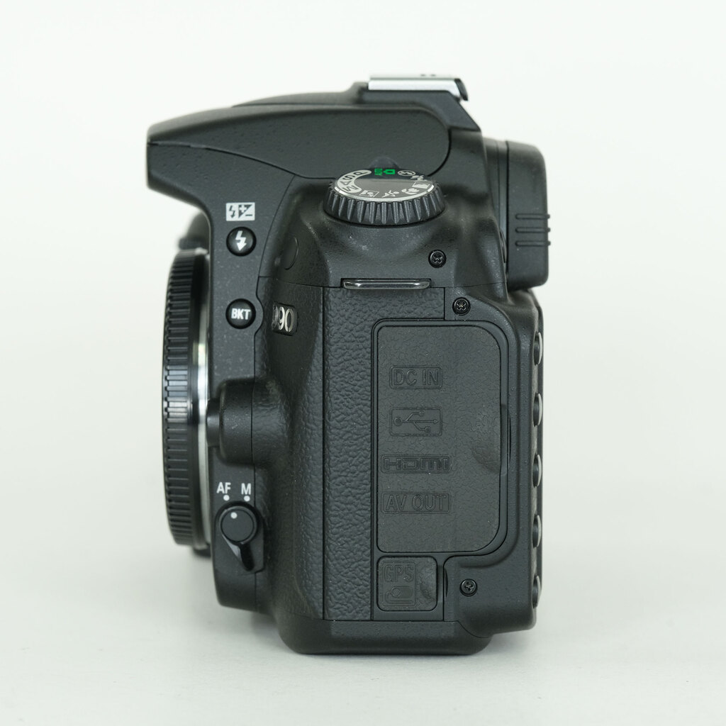 Nikon D90 ボディ