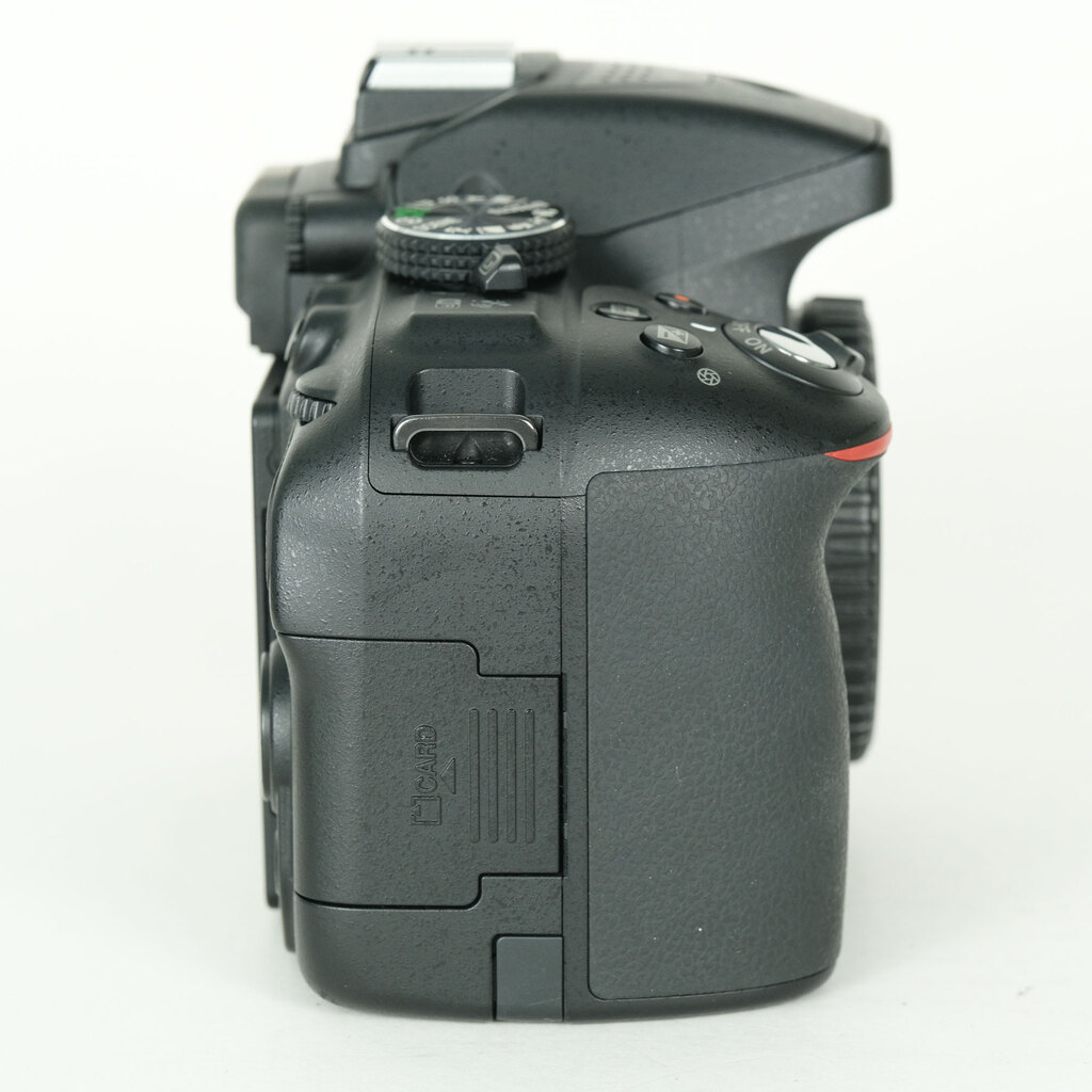 Nikon D5300の出品 | ONE SCENE（ワンシーン）