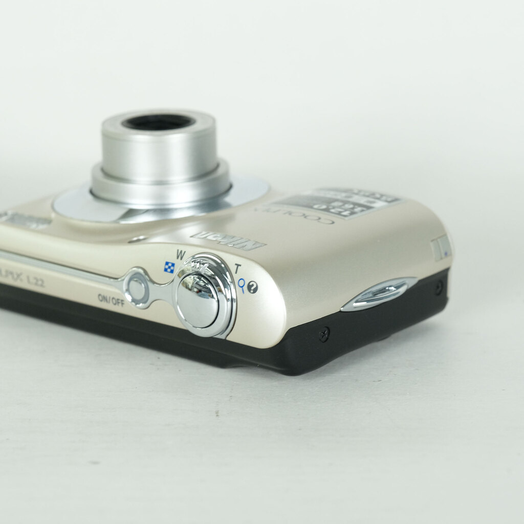 Nikon COOLPIX L22 シルバーの出品 | ONE SCENE（ワンシーン）