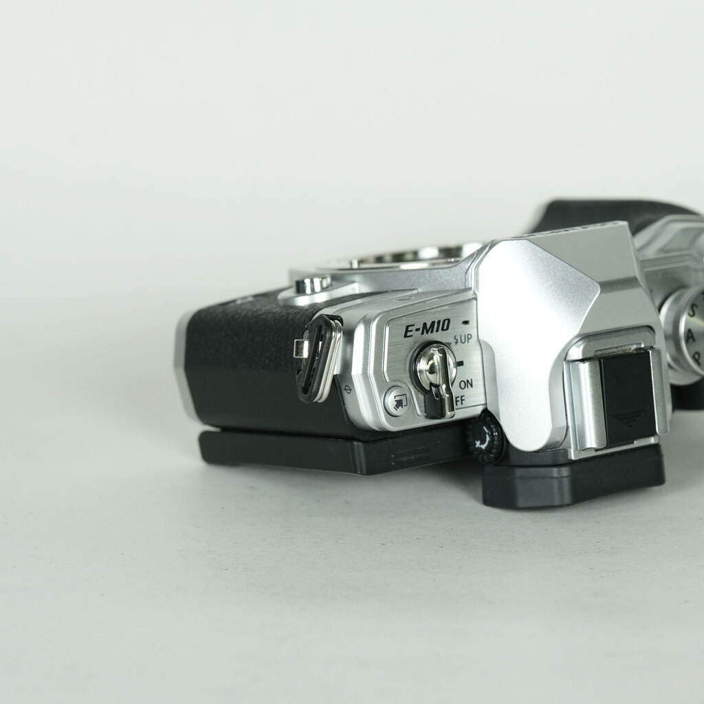 OLYMPUS OM-D E-M10 Mark IV OLYMPUS OM-D E-M10 Mark IV