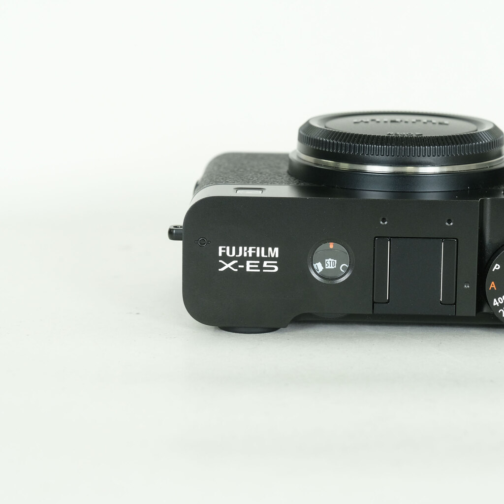 FUJIFILM X-E5