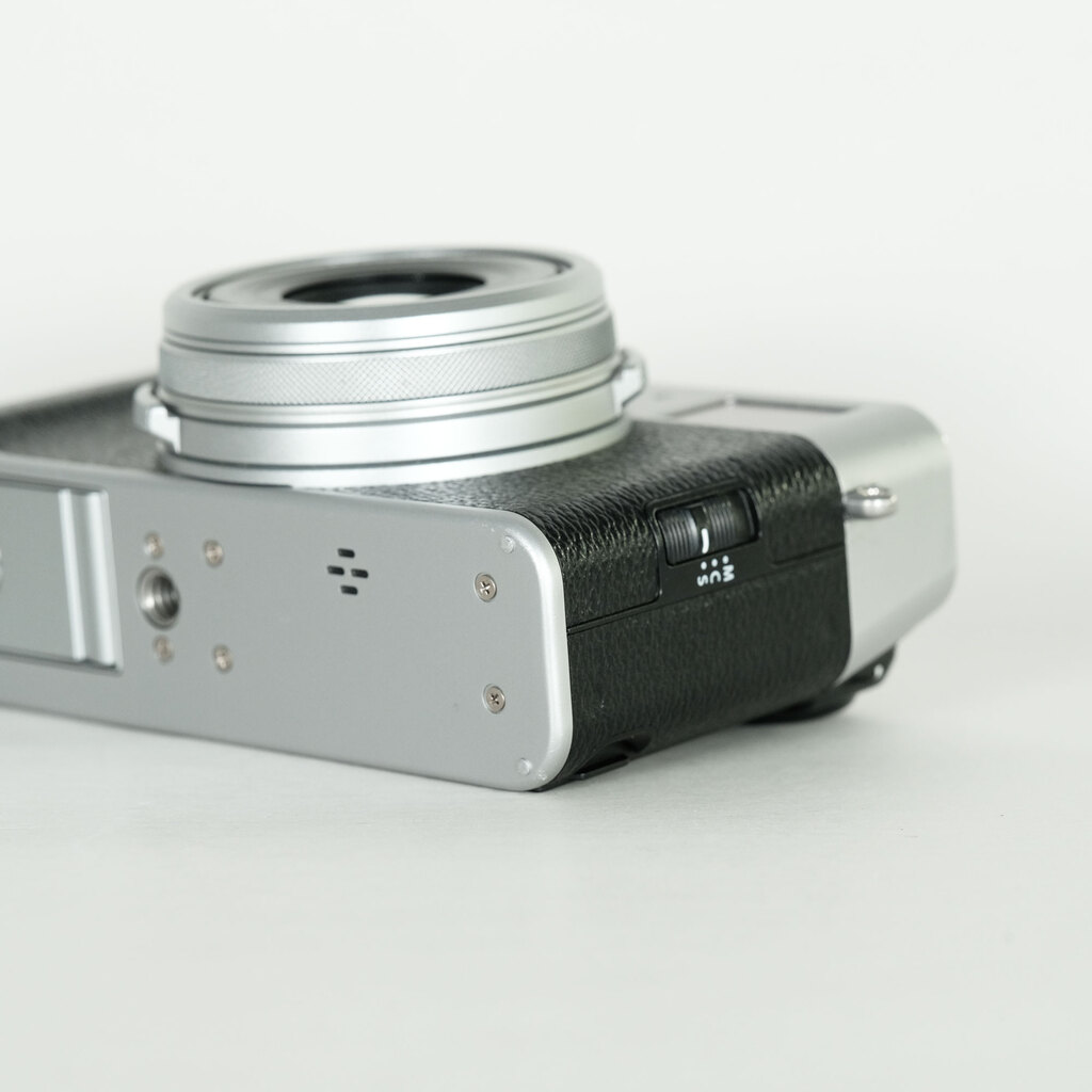 FUJIFILM X100V シルバー