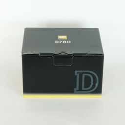 Nikon D780