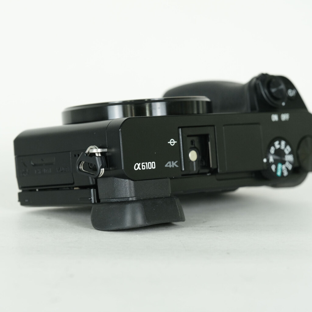 【美品】SONY α6100 ボディ ILCE-6100 シャッター数1122回 SONY α6100（ILCE-6100）の出品 | ONE SCENE（ワンシーン）