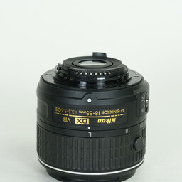 Nikon AF-S DX NIKKOR 18-55mm f3.5-5.6G VR II Nikon AF-S DX NIKKOR 18-55mm f3.5-5.6G VR II