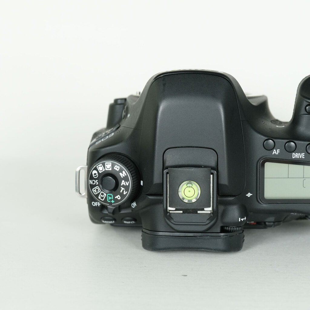 T*.様 【値下げ中】シャッター数7178回　Canon EOS 80D 一眼レ Canon EOS 80Dの出品 | ONE SCENE（ワンシーン）