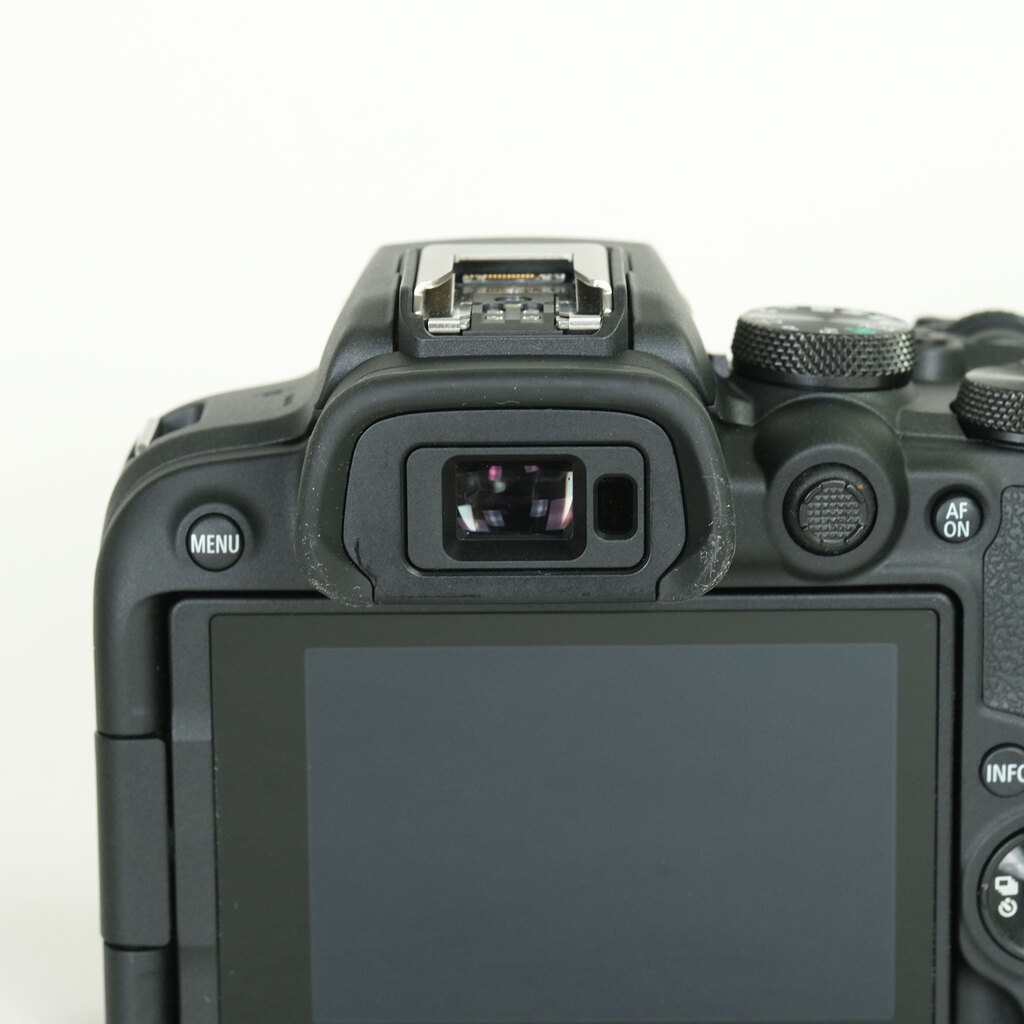 Canon EOS R10