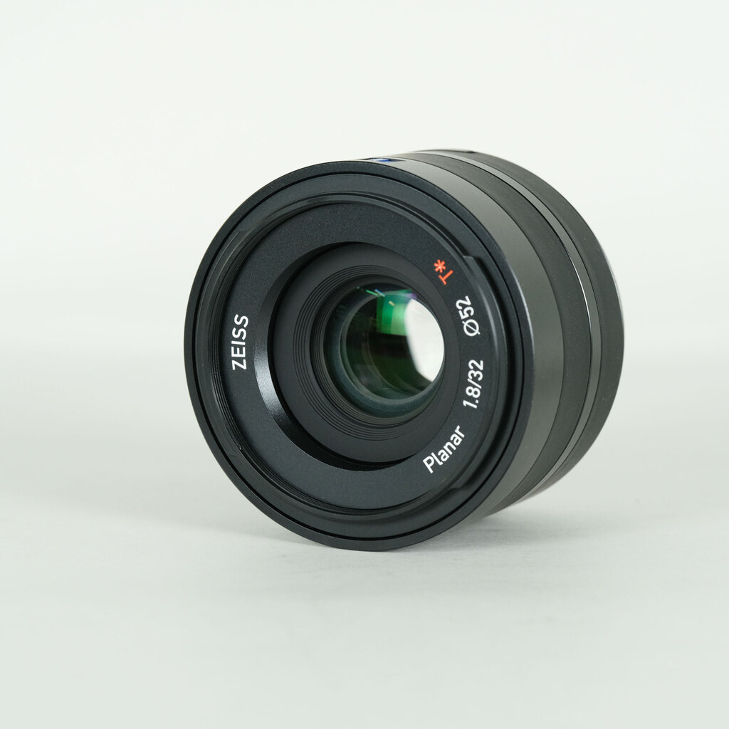 Carl Zeiss Touit 1.8/32 [フジフイルムX用]の出品 | ONE SCENE（ワン