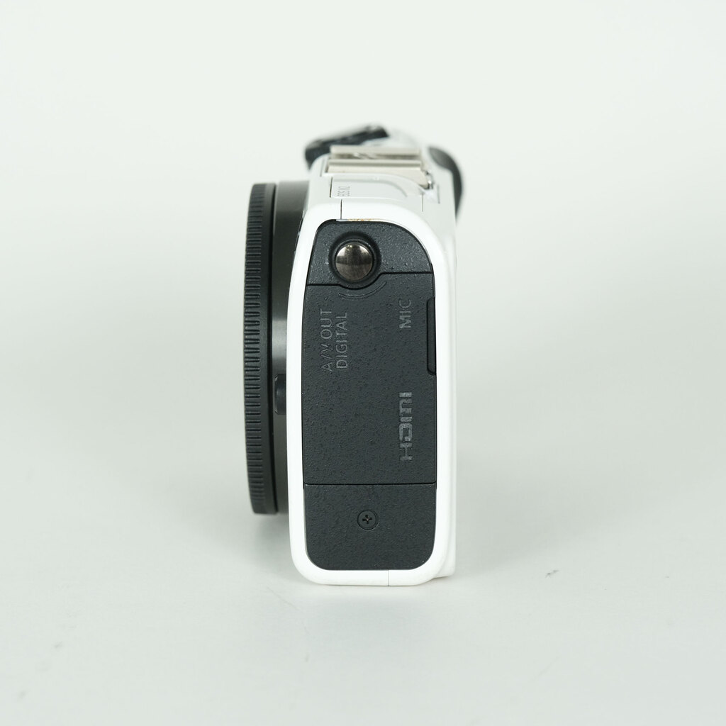 Canon EOS M2 ボディ ホワイトの出品 | ONE SCENE（ワンシーン）