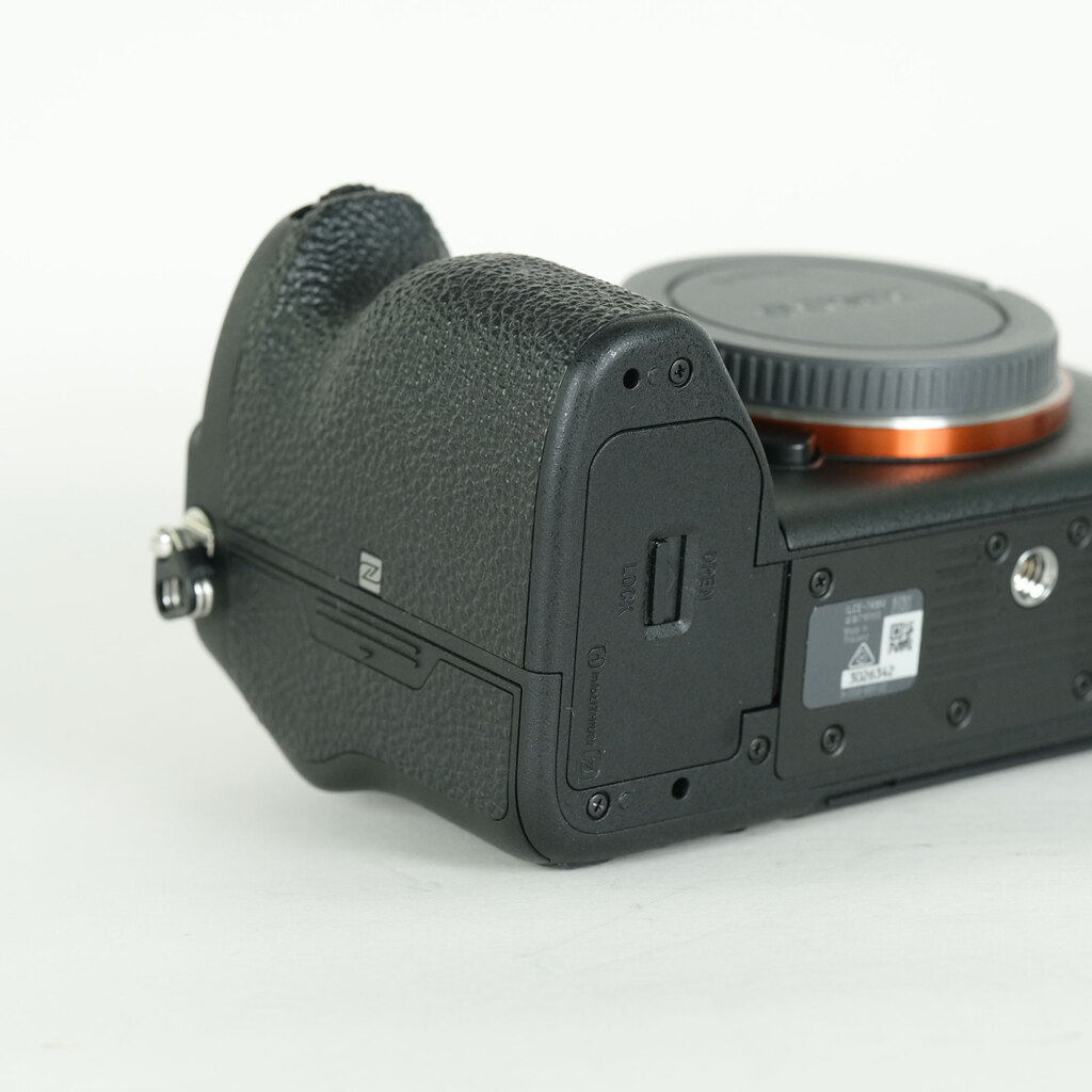 SONY α7R IV（ILCE-7RM4）の出品 | ONE SCENE（ワンシーン）