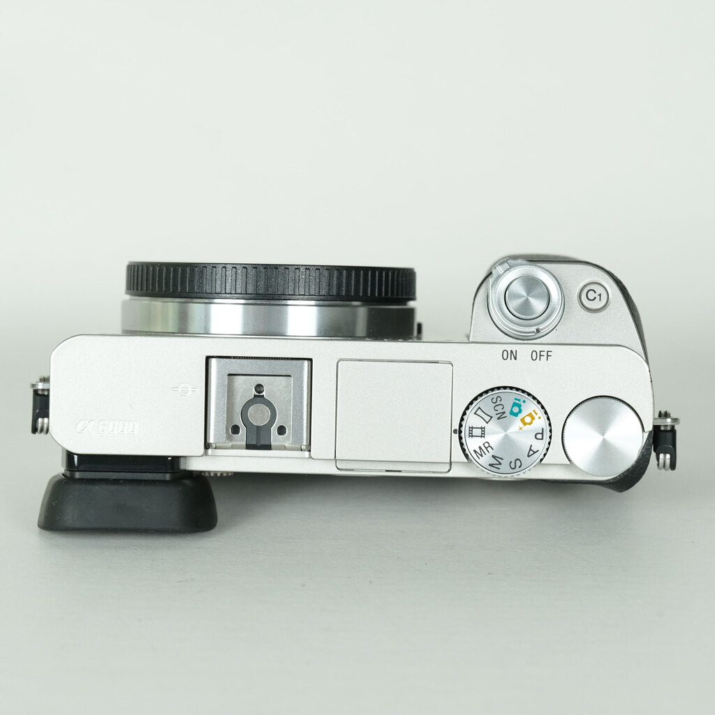 SONY α6000（ILCE-6000）の出品 | ONE SCENE（ワンシーン）
