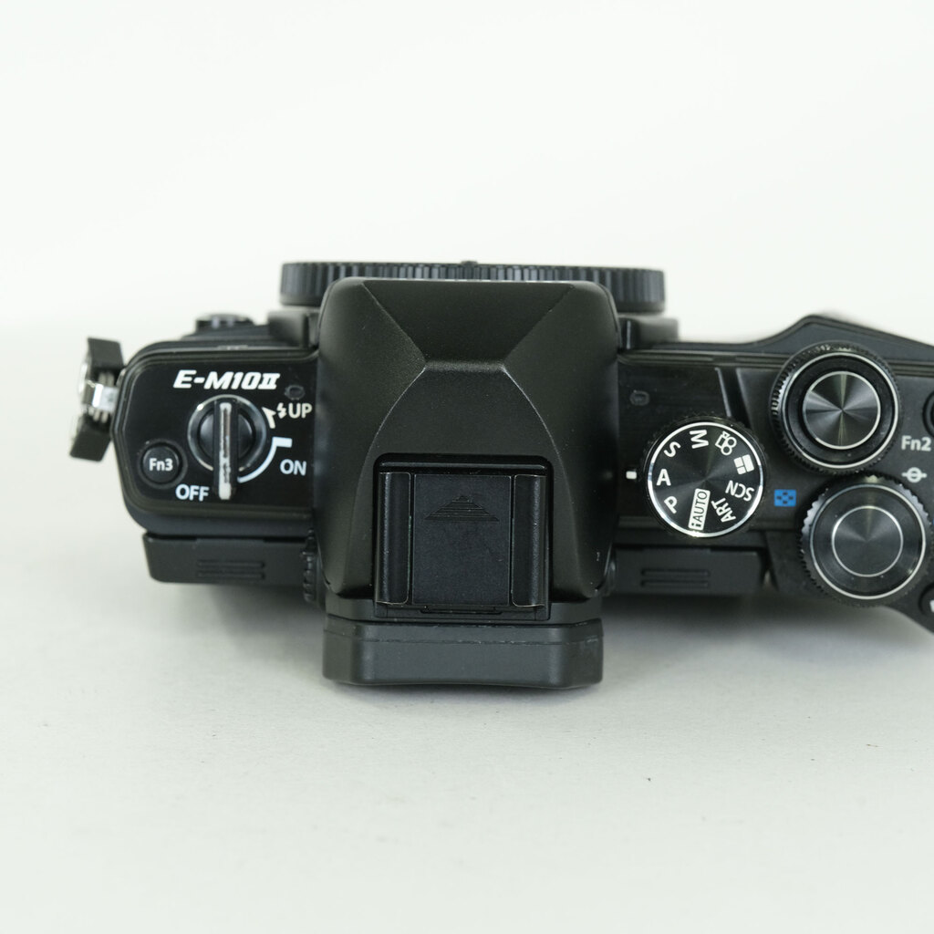 OLYMPUS OM-D E-M10 Mark II