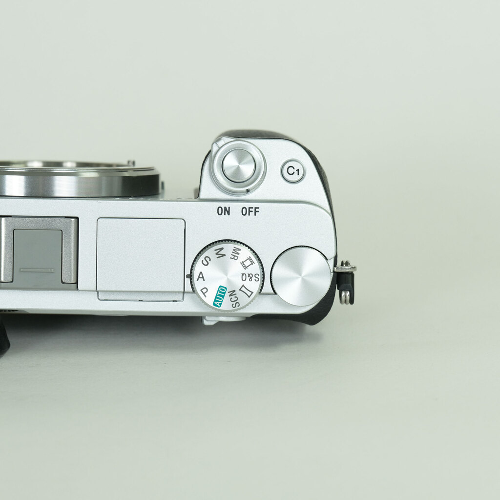 SONY α6400(ILCE-6400) SONY α6400(ILCE-6400)