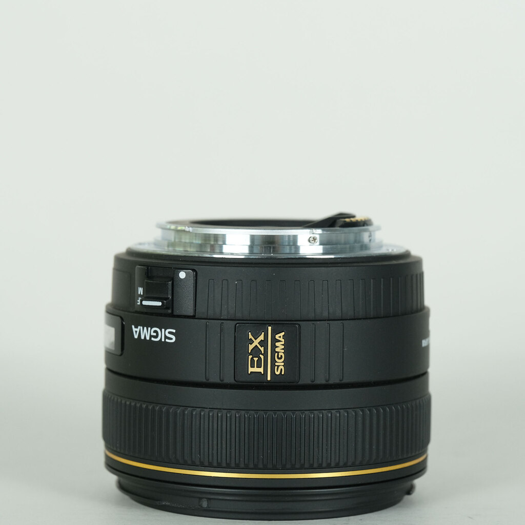 SIGMA 30mm F1.4 EX DC HSM [キヤノン用]の出品 | ONE SCENE（ワンシーン）