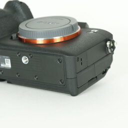 SONY α7 IV(ILCE-7M4) SONY α7 IV(ILCE-7M4)
