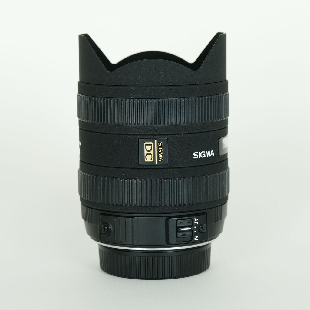 SIGMA 8-16mm F4.5-5.6DC HSM (ニコンF用)