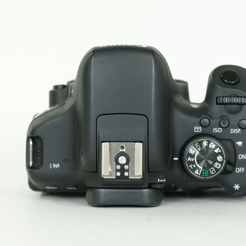 Canon EOS Kiss X8i Canon EOS Kiss X8i