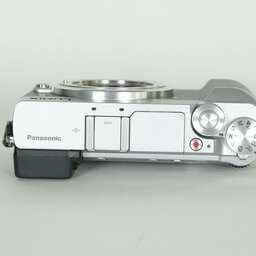 Panasonic LUMIX DMC-GX7MK2 ボディ シルバー