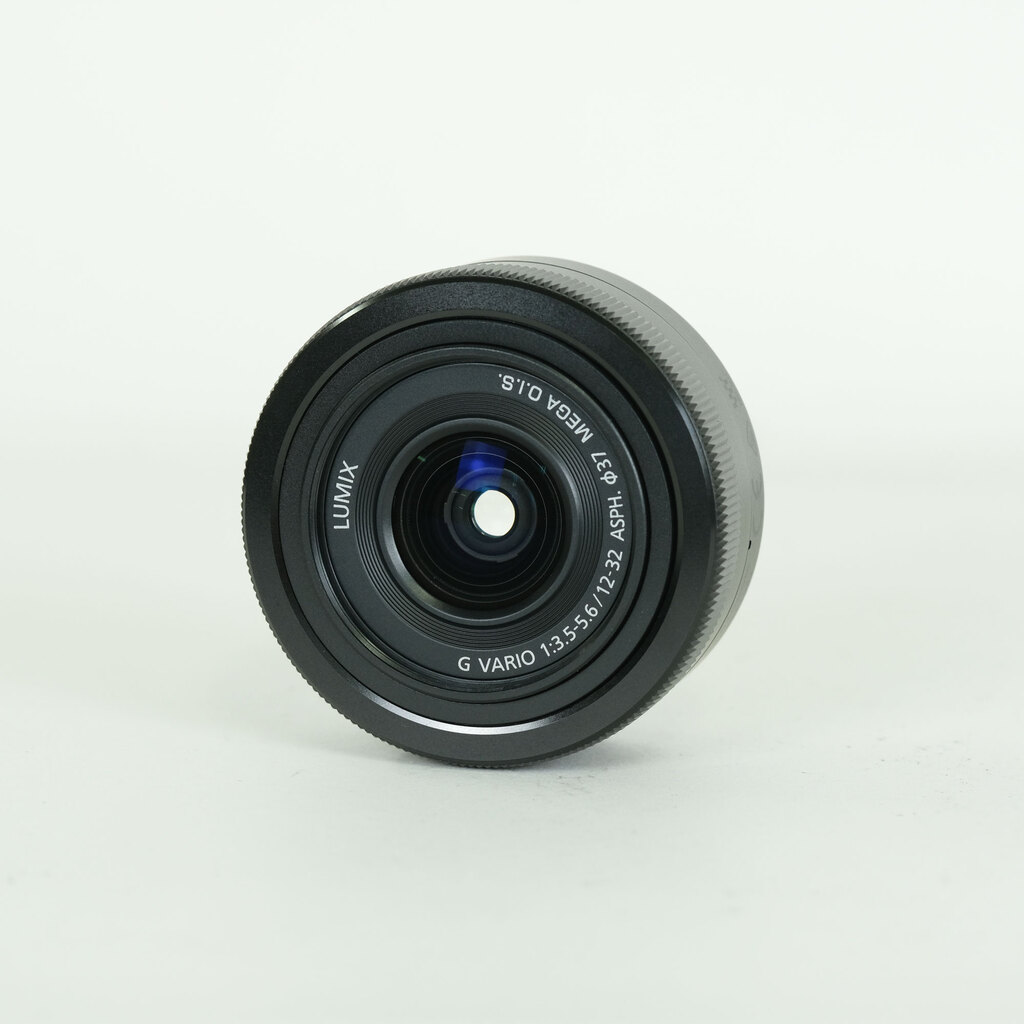 Panasonic LUMIX G VARIO 12-32mm / F3.5-5.6 ASPH. / MEGA O.I.S. Panasonic LUMIX G VARIO 12-32mm / F3.5-5.6 ASPH. / MEGA O.I.S.
