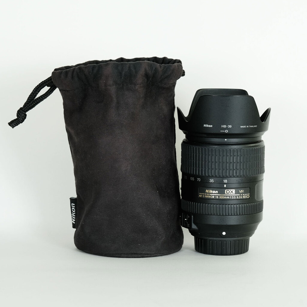 Nikon AF-S DX NIKKOR 18-300mm f/3.5-6.3G ED VR