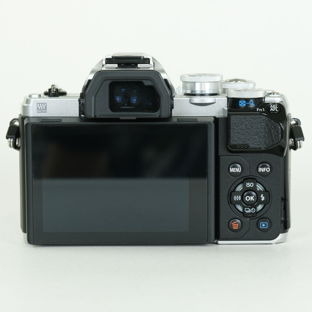 OLYMPUS OM-D E-M10 Mark III OLYMPUS OM-D E-M10 Mark III