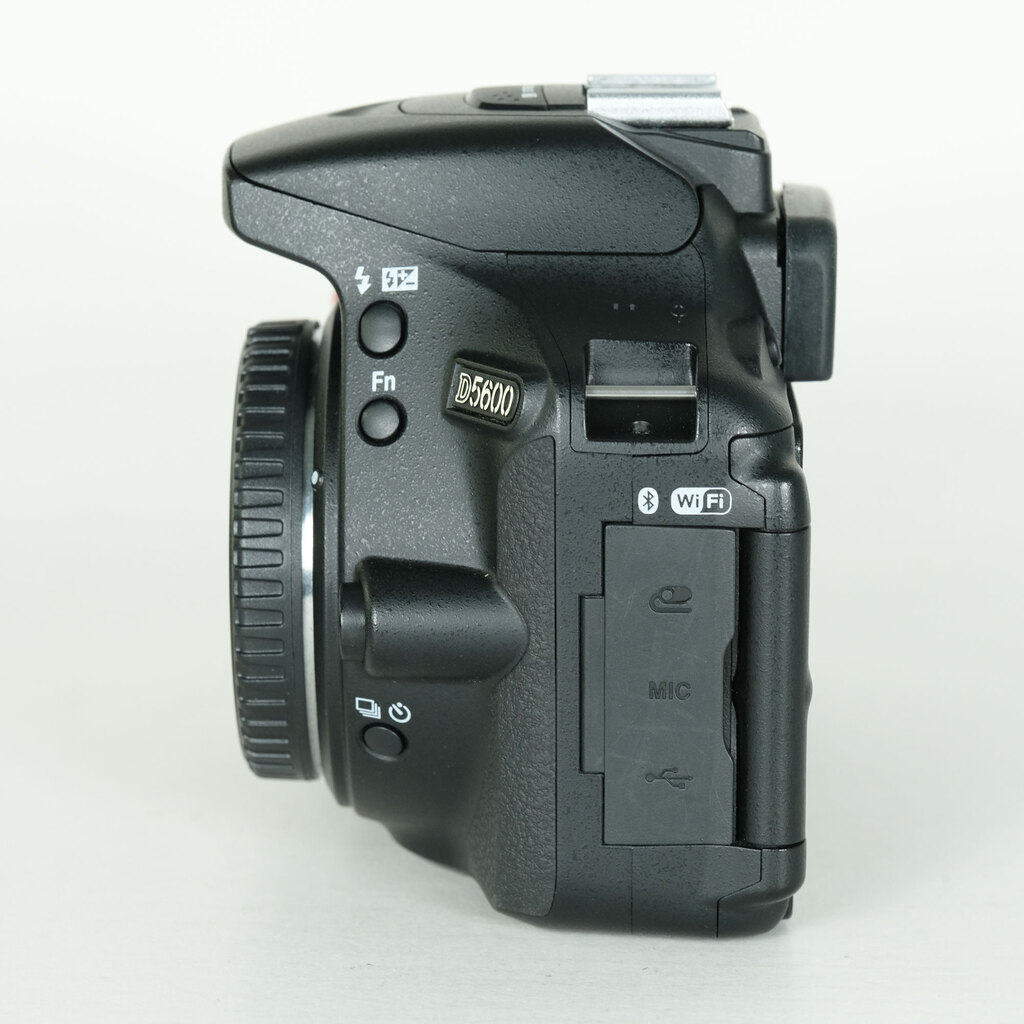 Nikon D5600の出品 | ONE SCENE（ワンシーン）