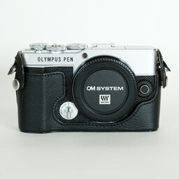 OLYMPUS PEN E-P7