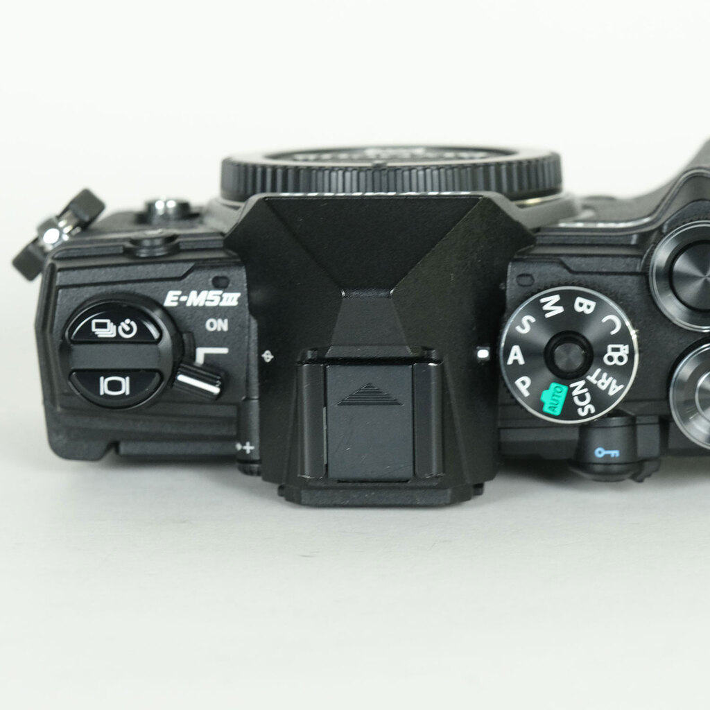 OLYMPUS OM-D E-M5 Mark III