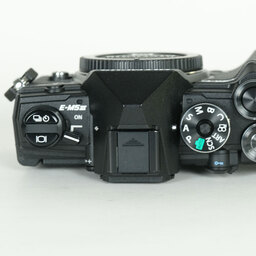 OLYMPUS OM-D E-M5 Mark III