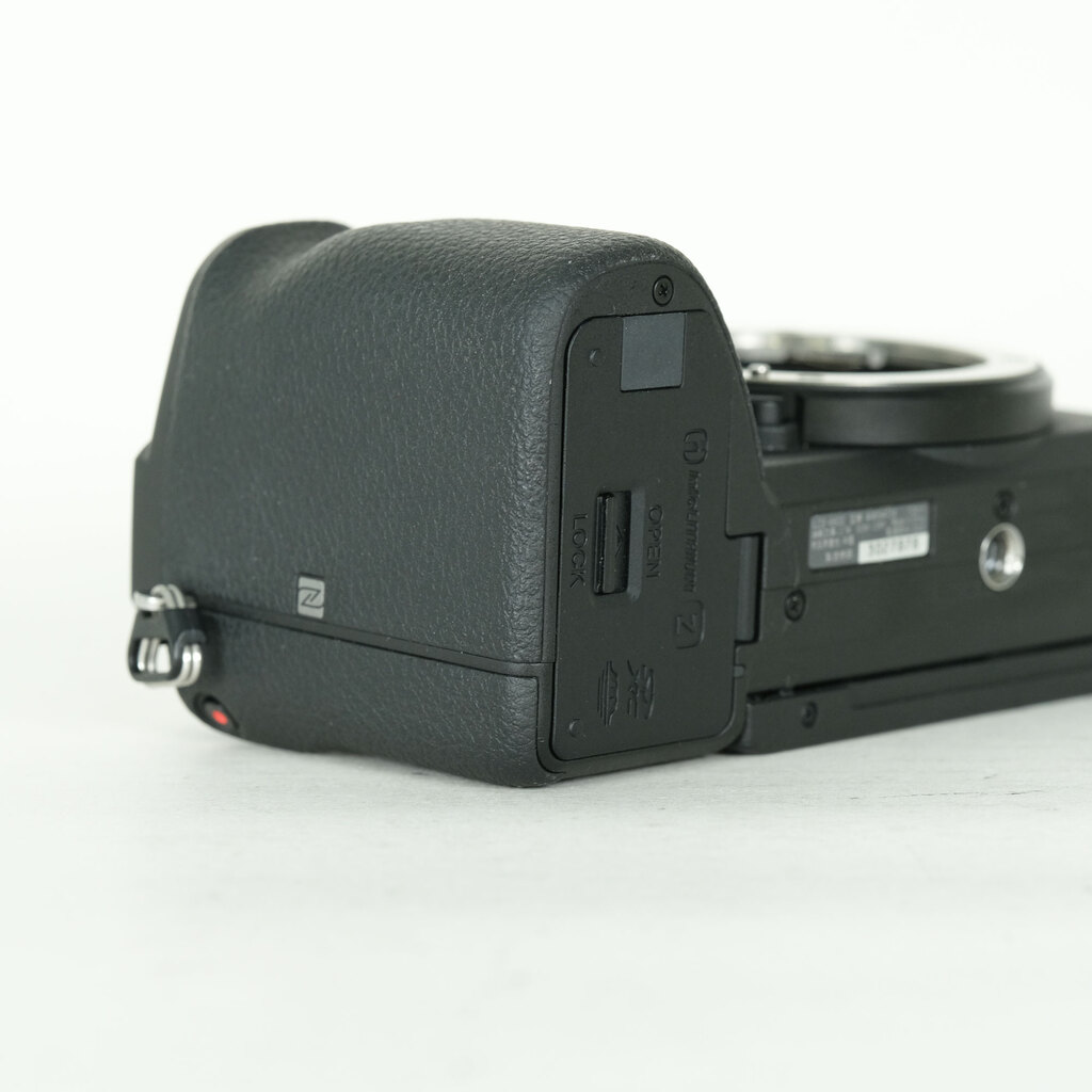 SONY α6600（ILCE-6600）の出品 | ONE SCENE（ワンシーン）