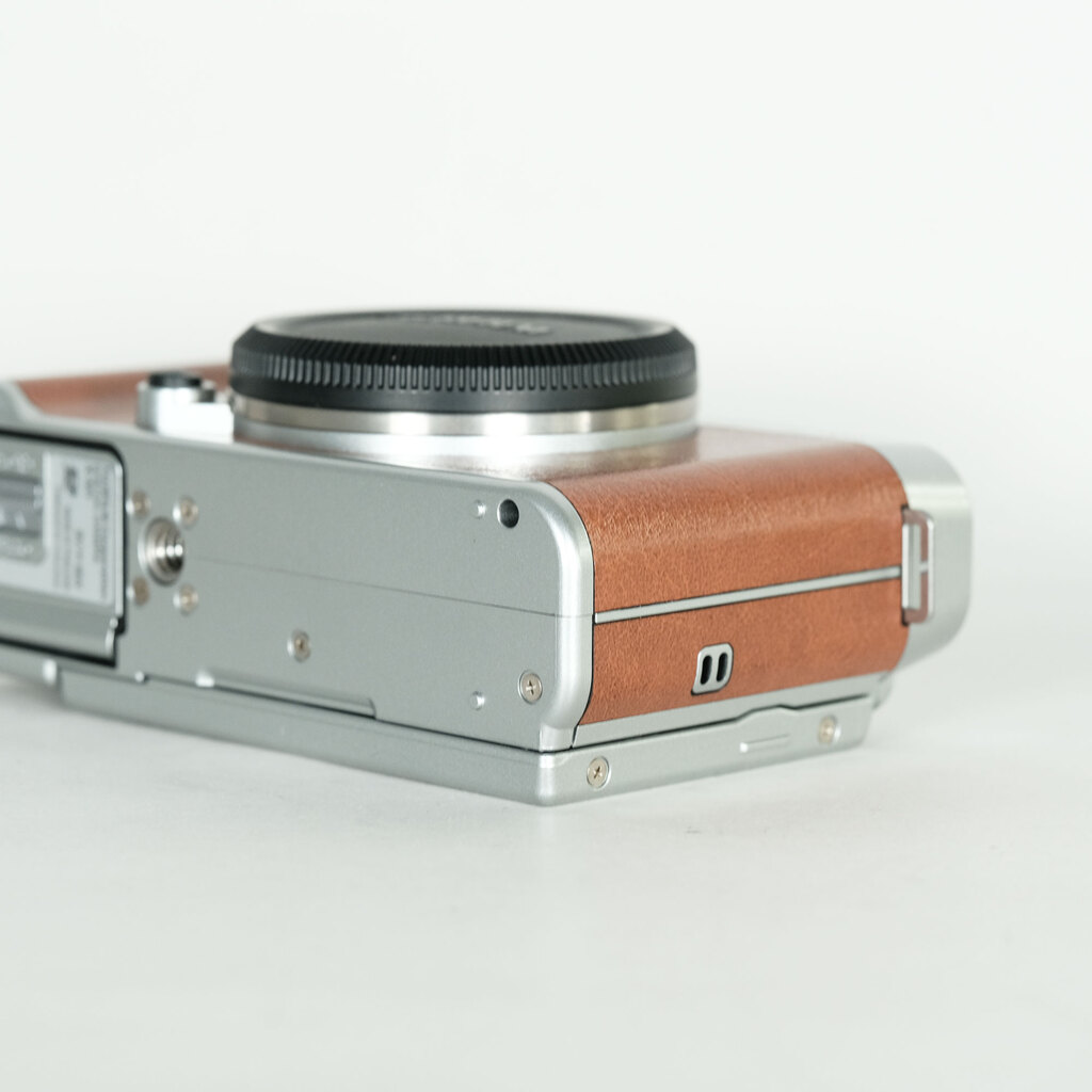 FUJIFILM X-M1 ボディ ブラウン