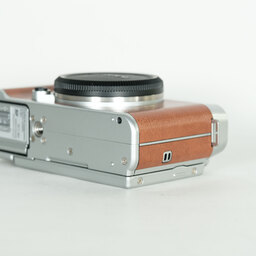 FUJIFILM X-M1 ボディ ブラウン