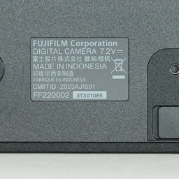 FUJIFILM X-S20