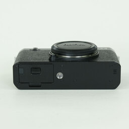 FUJIFILM X-E4