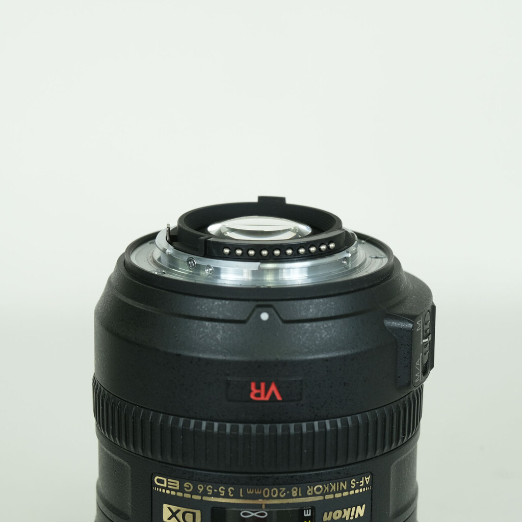 Nikon AF-S DX VR Zoom-Nikkor 18-200mm F3.5-5.6G IF-ED