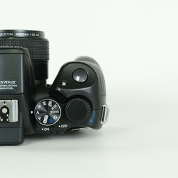 OLYMPUS CAMEDIA SP-570UZ